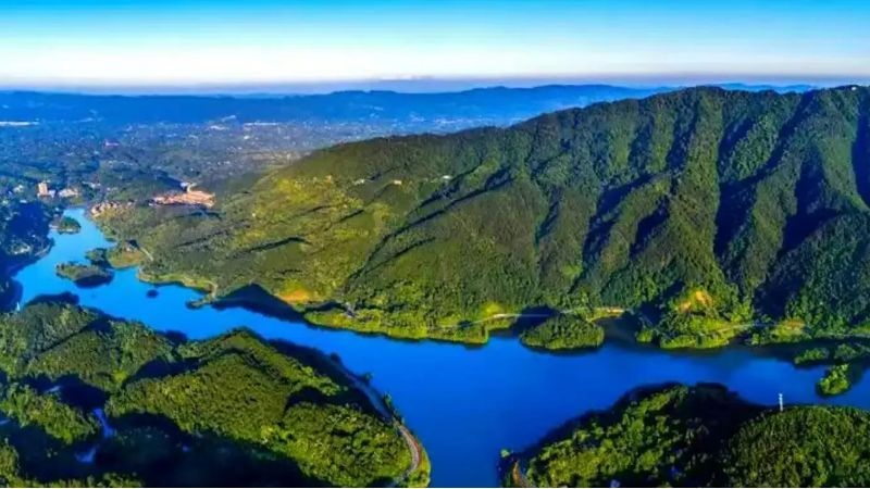 美丽景区丨巴岳山玄天湖:赏湖光山色,吃火锅看火龙