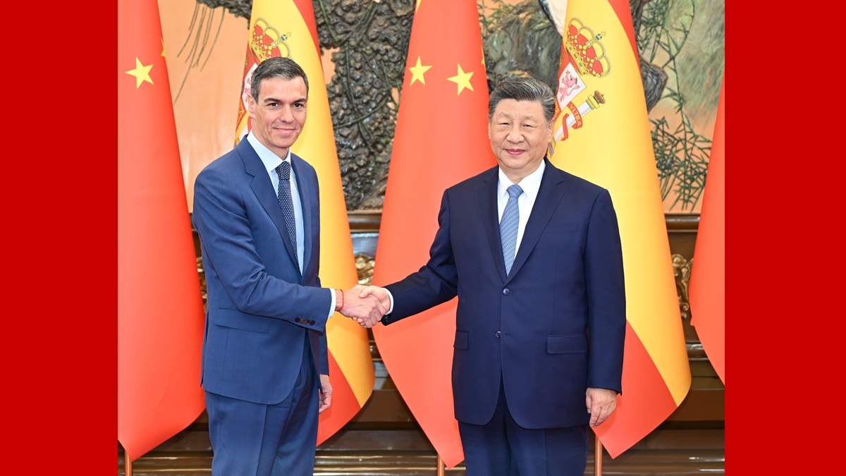 习近平会见西班牙首相桑切斯